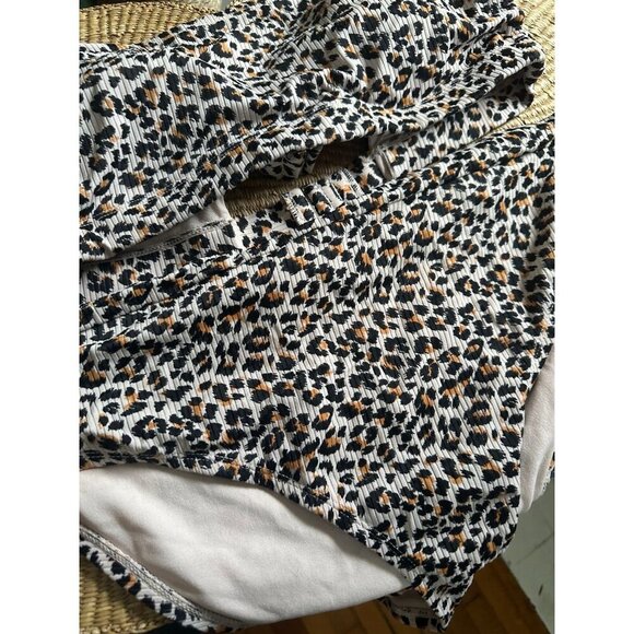 Xhilaration women’s size 16w/ 18w cheetah print two piece bathing suit - Picture 2 of 8